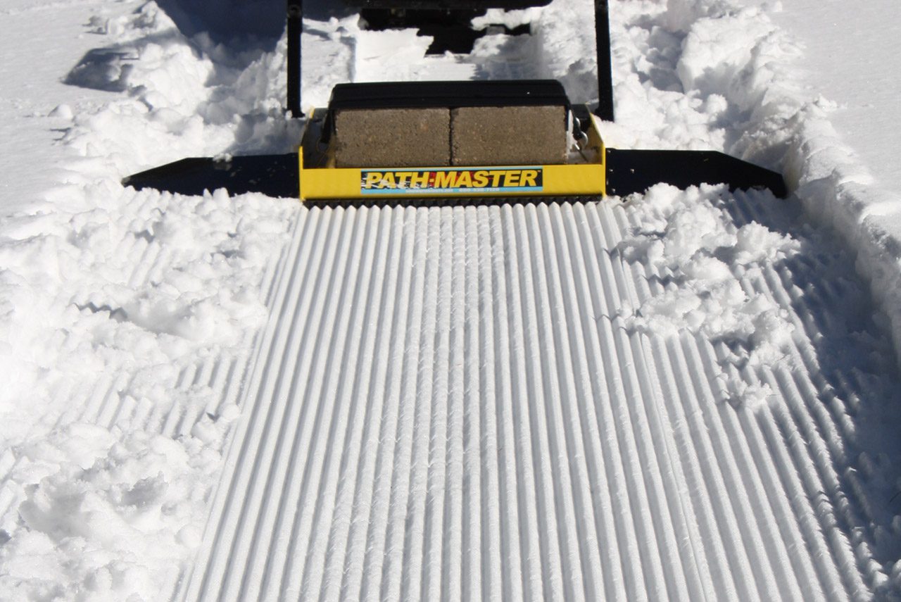 snowmobille trail groomer