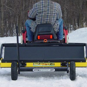 snow groomer with wheels