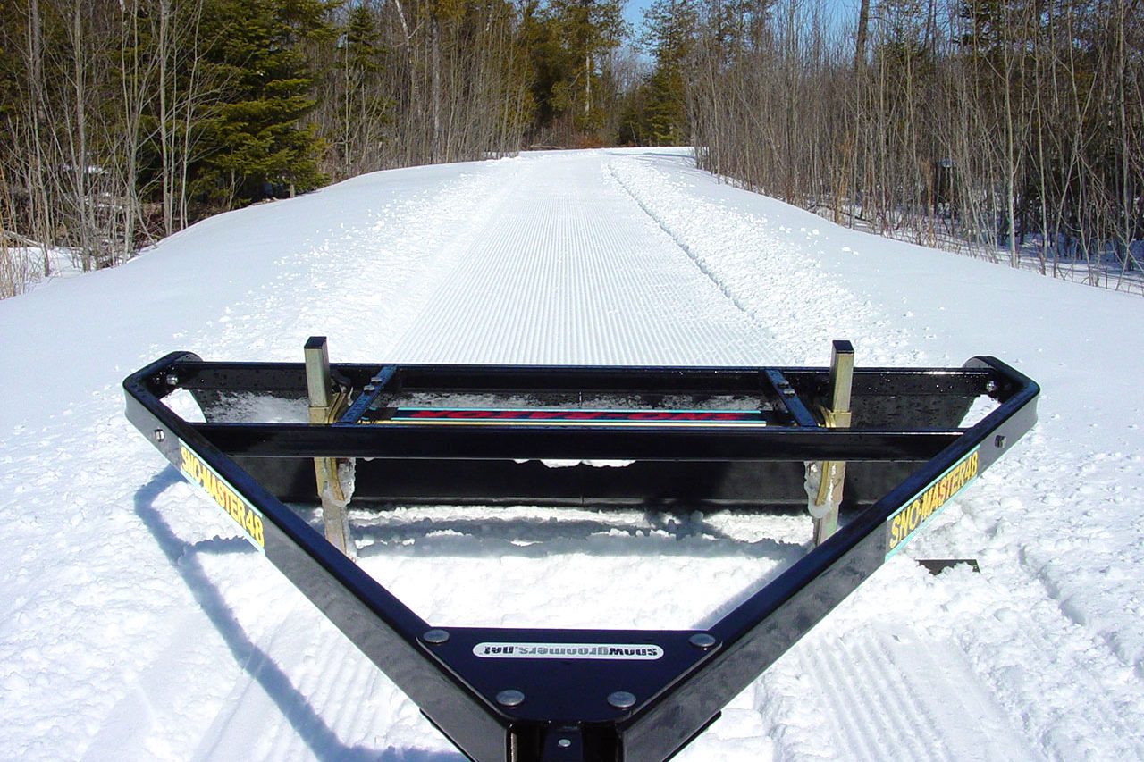 Cross Country Groomers Freestyle, Skate Skiing, Classic Tracks